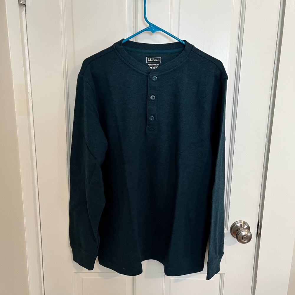 L.L.Bean Men's Signature Waffle Knit Henley - Medium in Dark Teal Blue